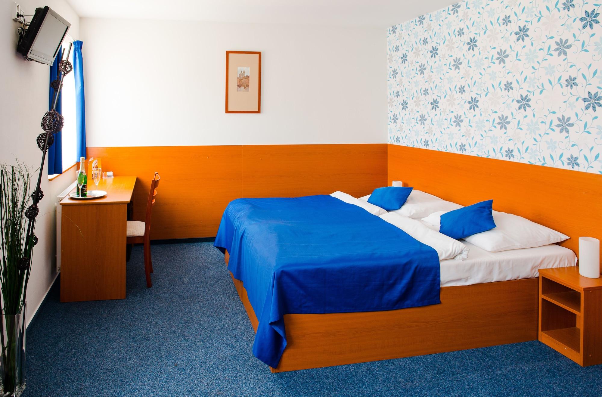 פראג Adeba Hotel מראה חיצוני תמונה