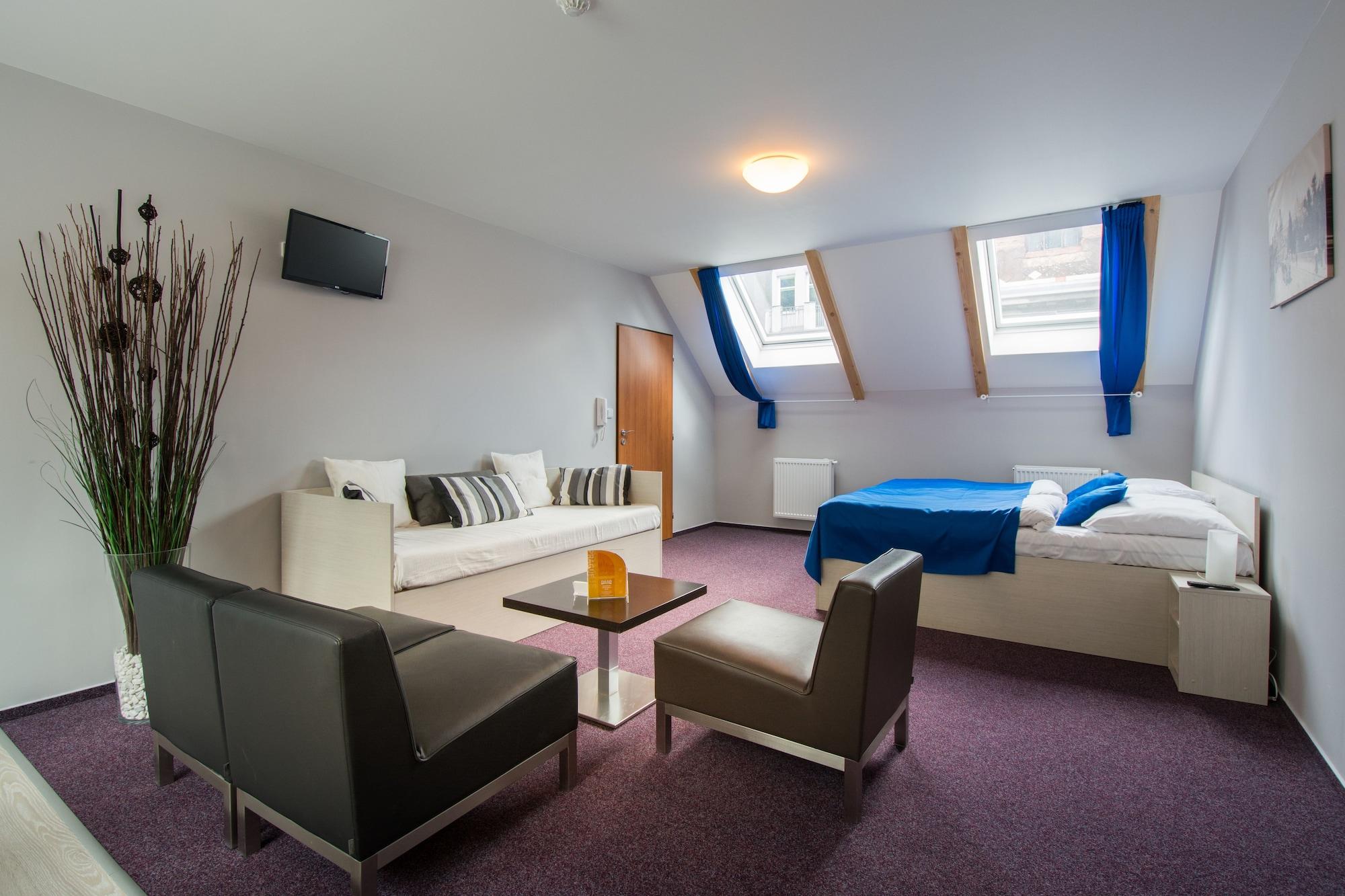 פראג Adeba Hotel מראה חיצוני תמונה