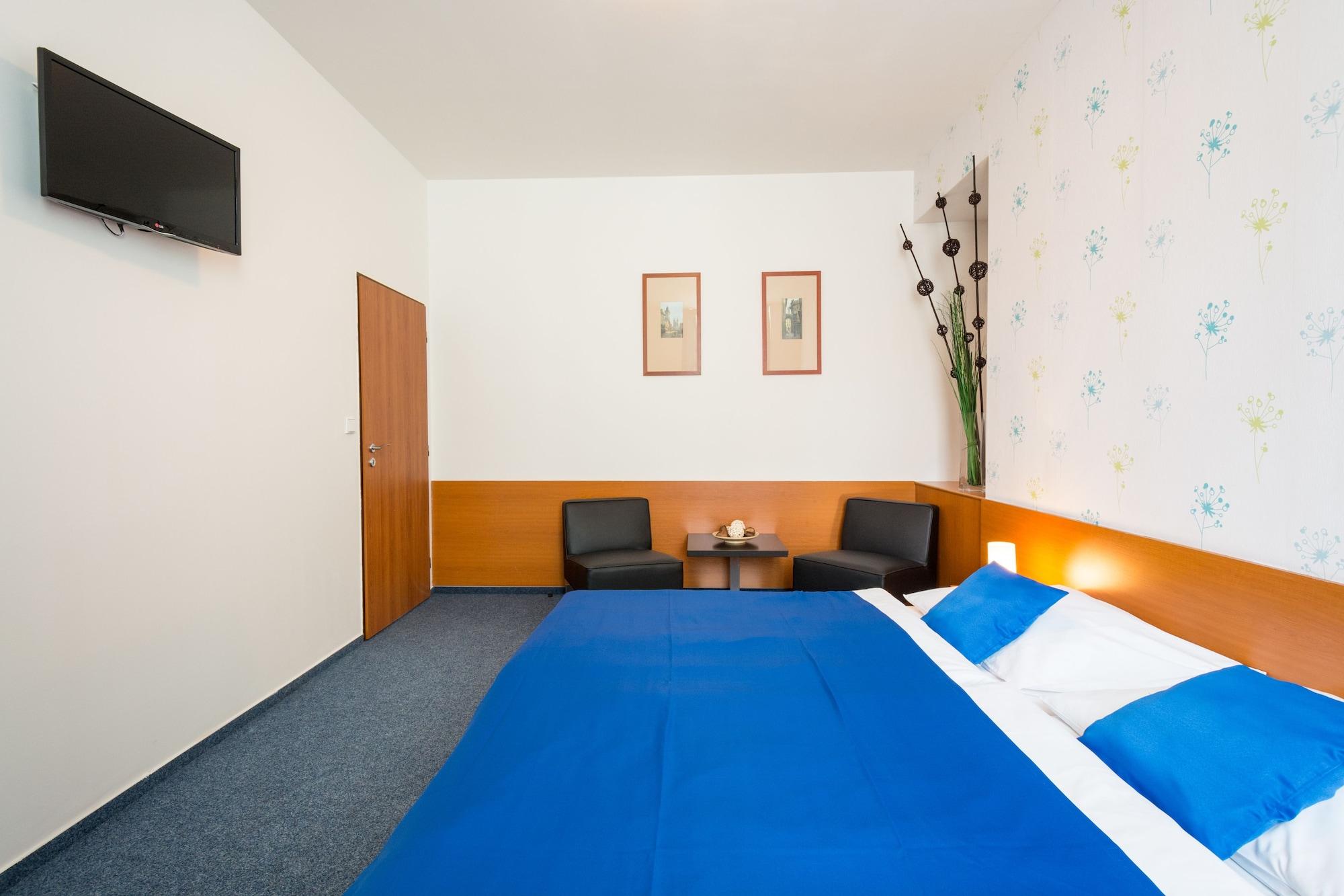פראג Adeba Hotel מראה חיצוני תמונה