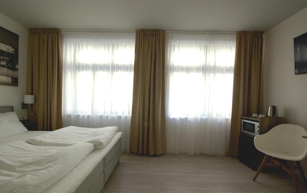 פראג Adeba Hotel מראה חיצוני תמונה