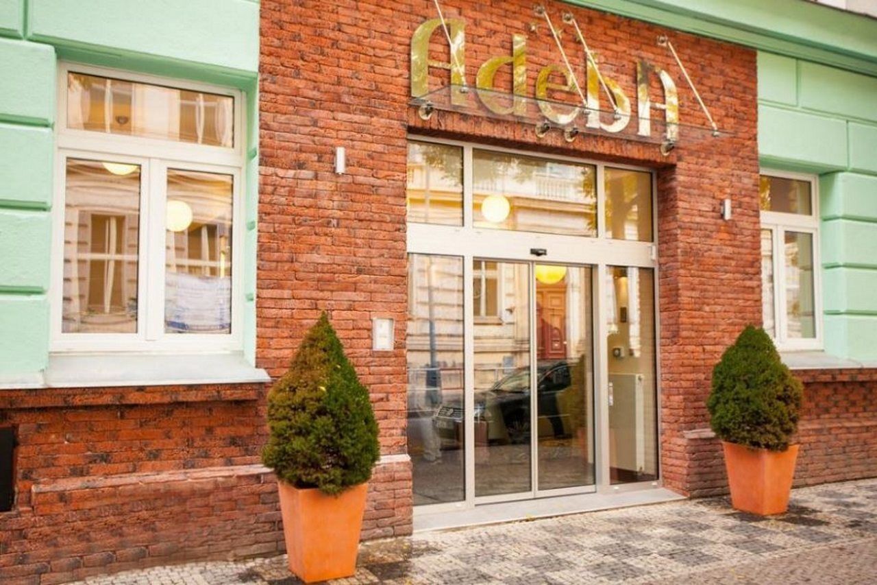 פראג Adeba Hotel מראה חיצוני תמונה