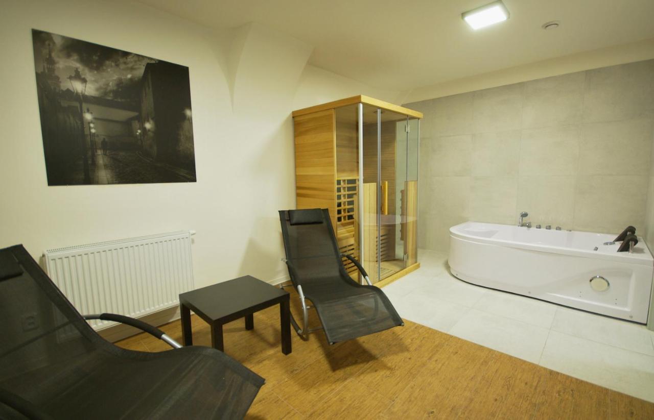 פראג Adeba Hotel מראה חיצוני תמונה