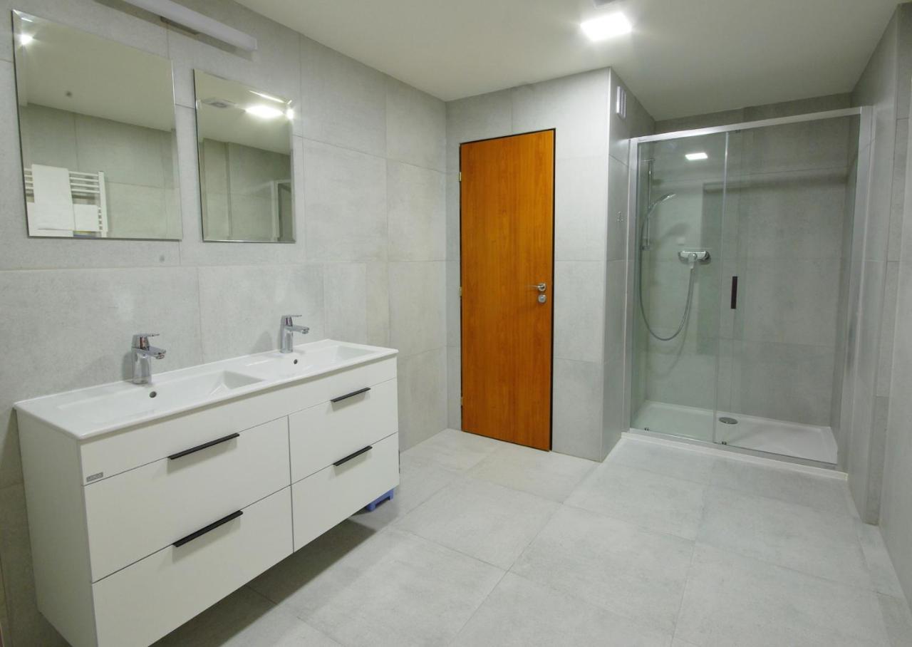 פראג Adeba Hotel מראה חיצוני תמונה