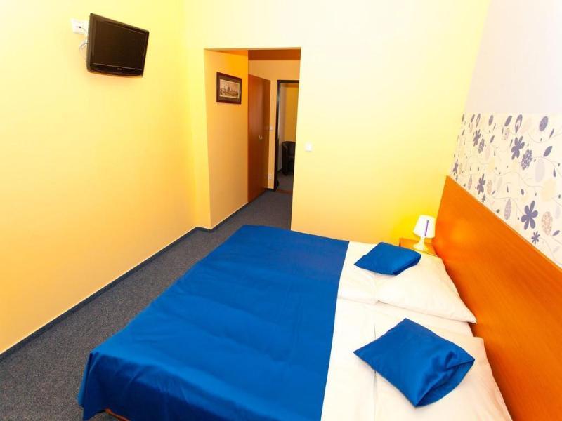 פראג Adeba Hotel מראה חיצוני תמונה