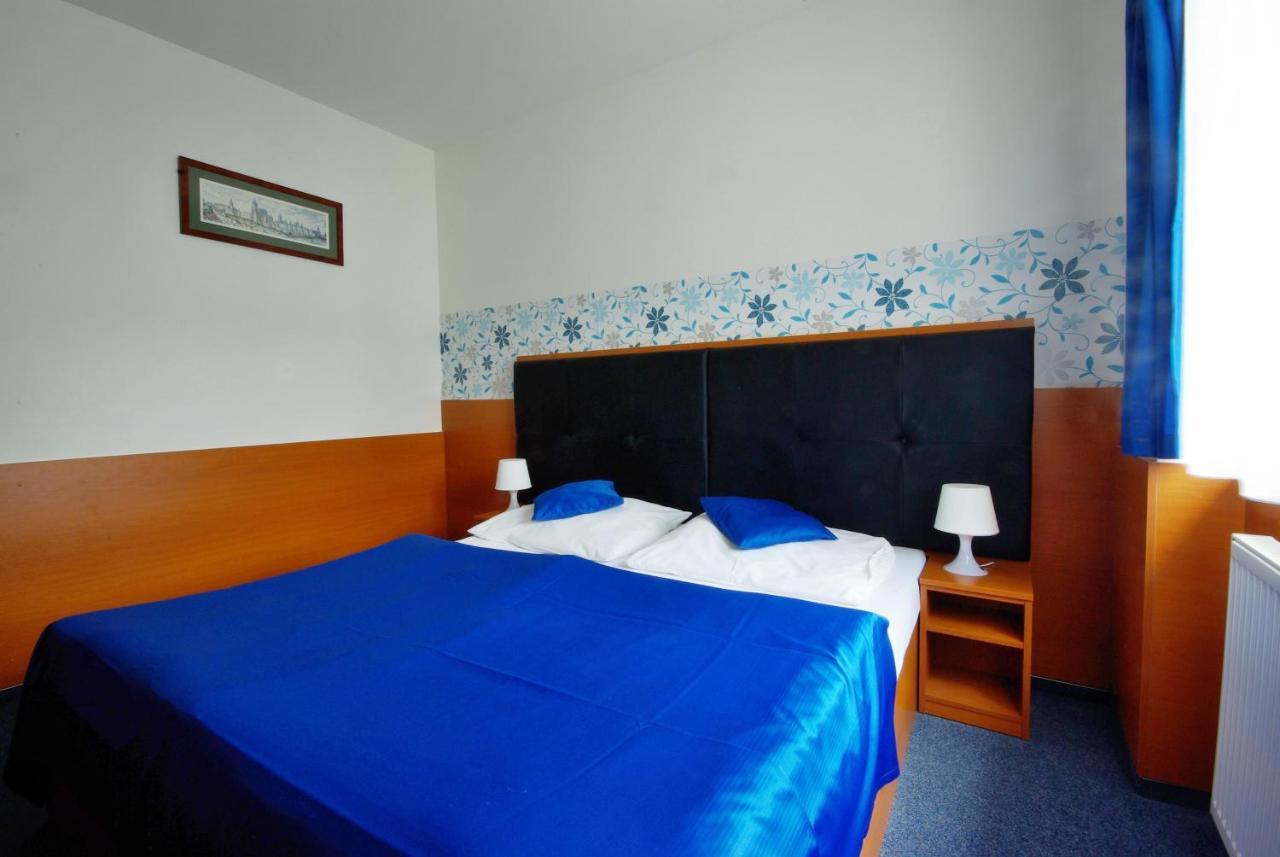 פראג Adeba Hotel מראה חיצוני תמונה